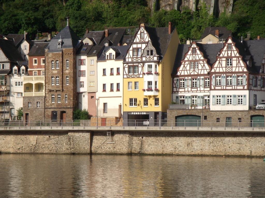 فندق Haus Burgfrieden كوتشيم المظهر الخارجي الصورة